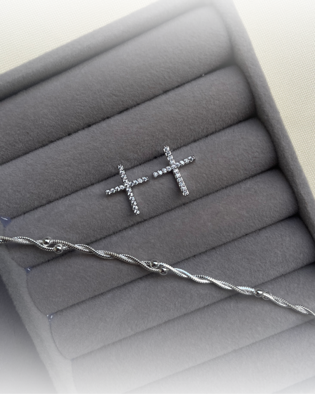 Kit Essencia da Fé Prata - Pulseira Bolinhas + Brinco Nossa Senhora Cravejado