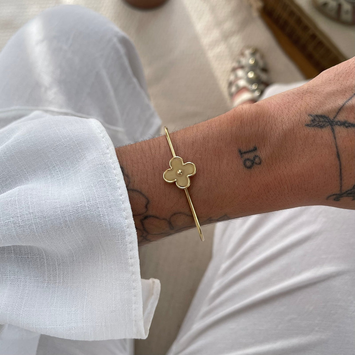 Bracelete Trevo Inspiração Van Cleef Dourado