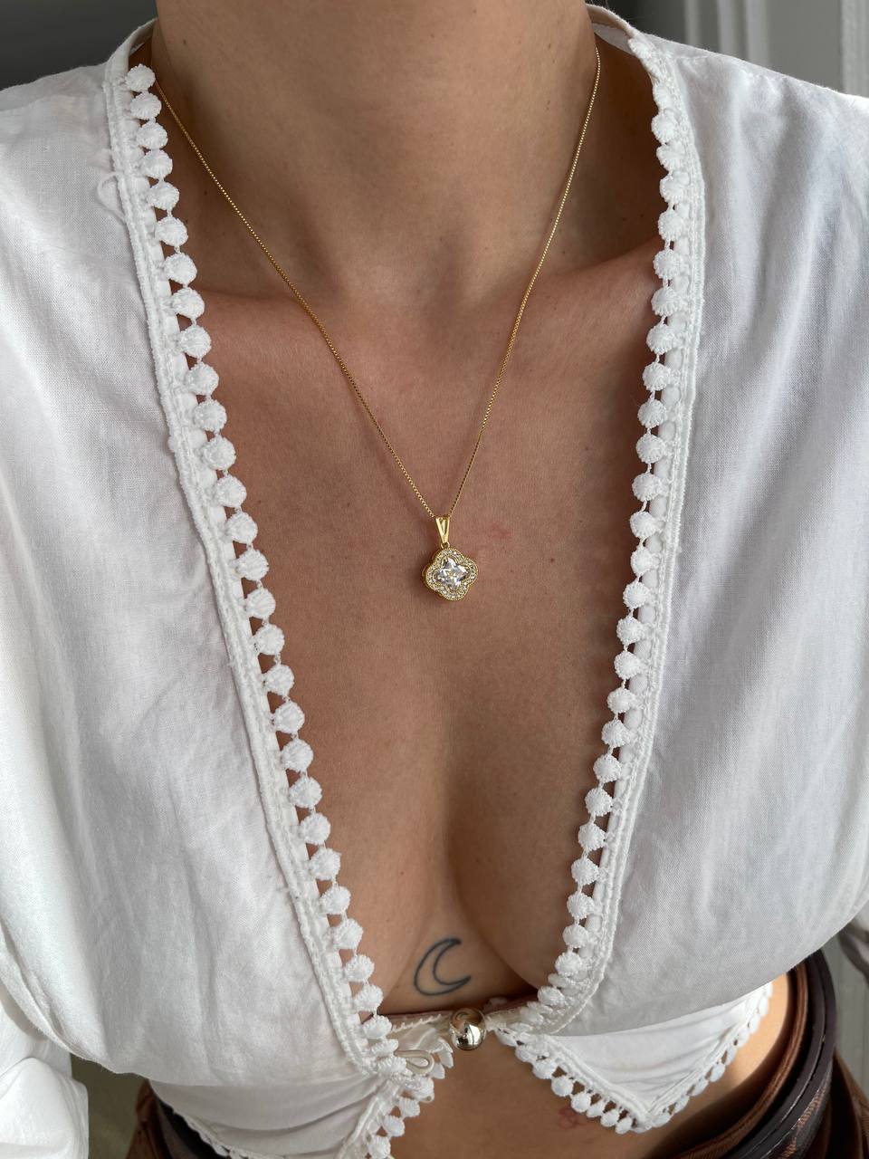 Colar Trevo Zirconia (Inspiração Van Cleef) Dourado