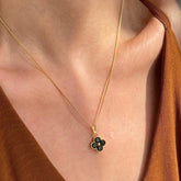 Colar Trevo Zircônia Preto “Inspiração Van Cleef” Dourado