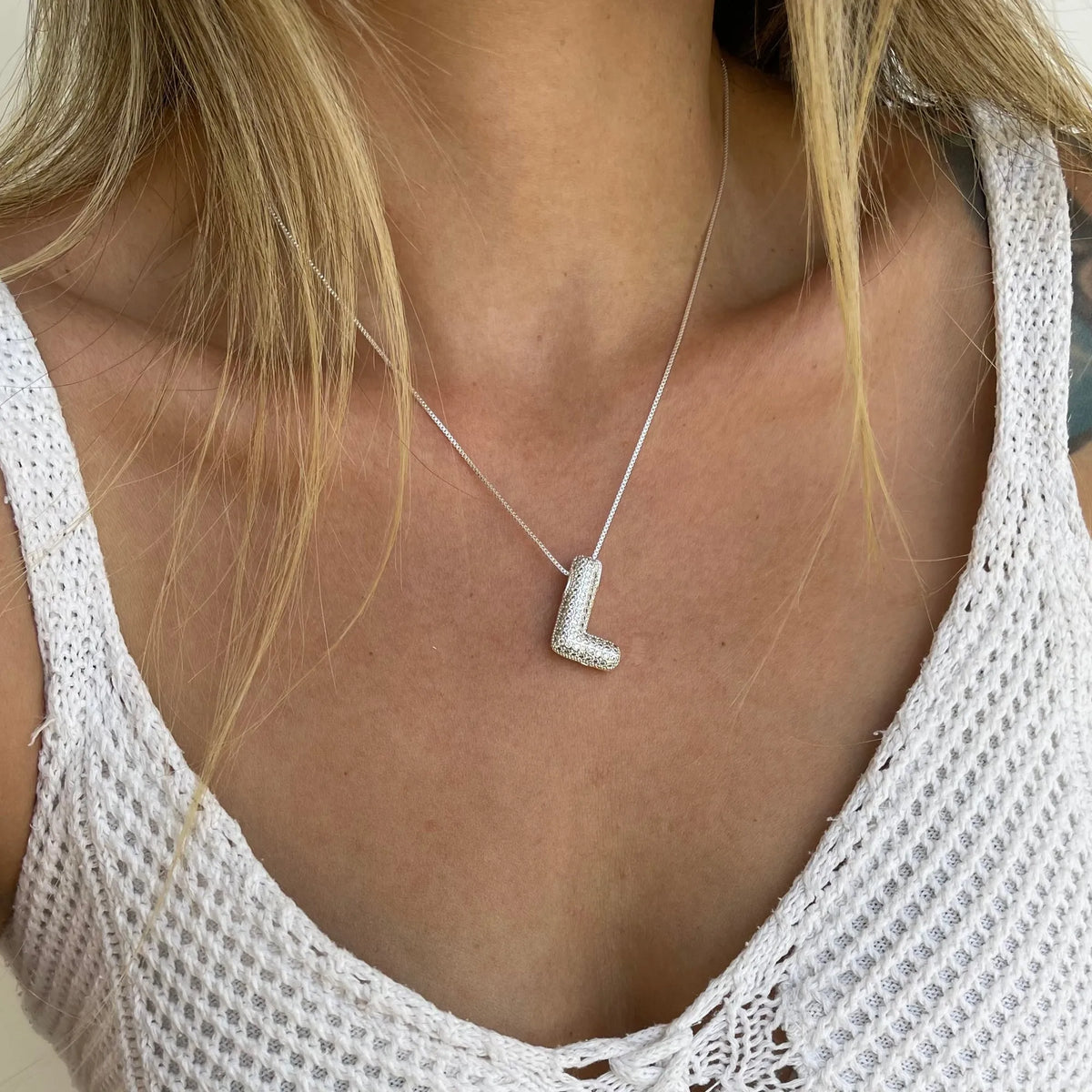 Colar Letra Cravejado Prata