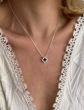 Colar Trevo Zircônia Black Cravejado (Inspiração Van Cleef) Prata